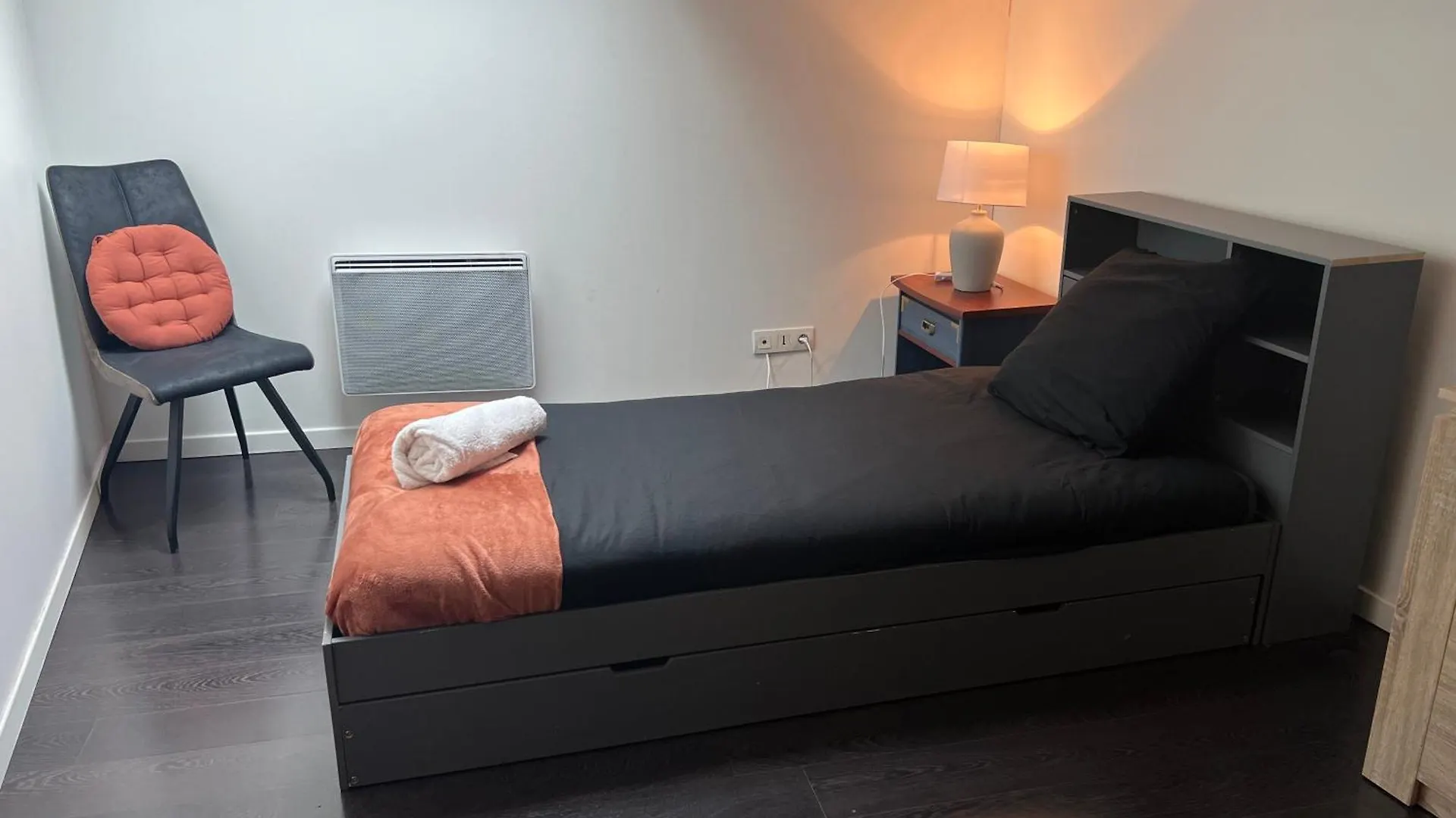 Triplex A La Roche De Glun Apartamento França
