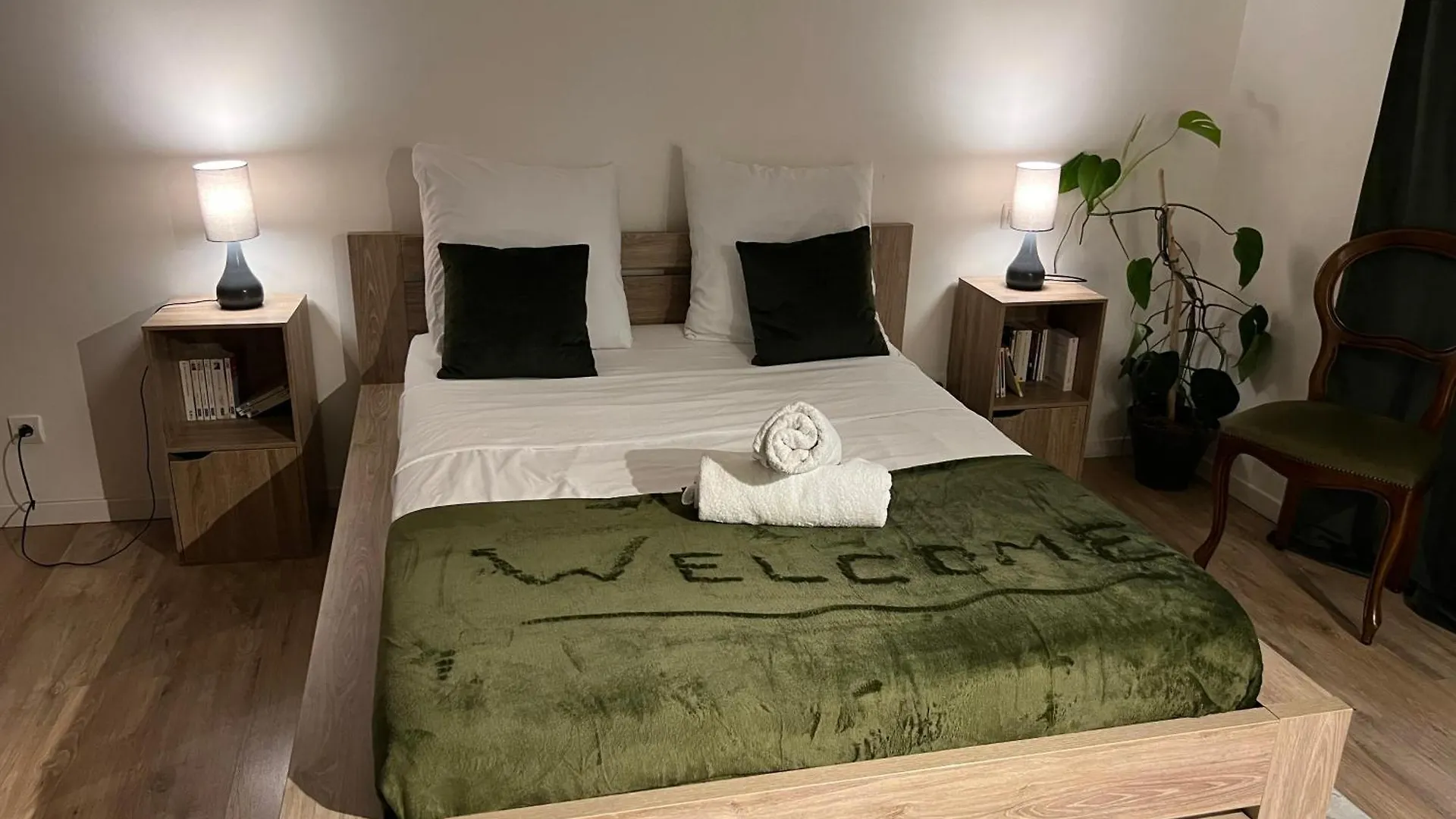 Triplex A La Roche De Glun Apartamento